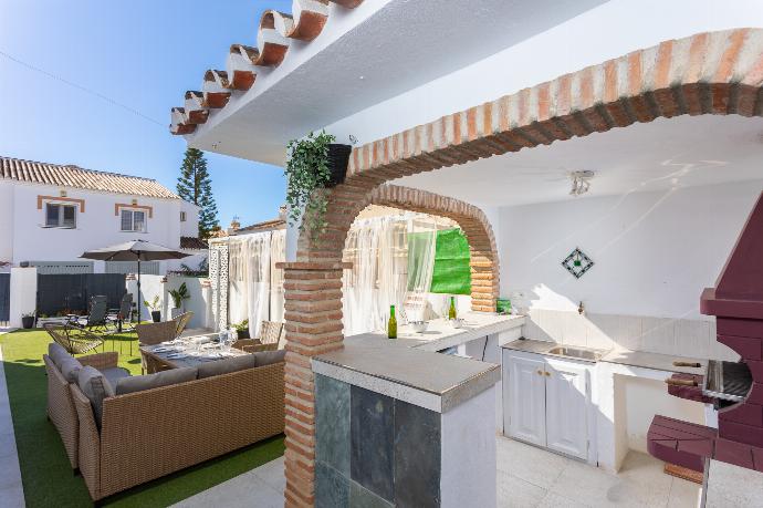 Terrace area with BBQ . - Villa Garcia Lorca . (Photo Gallery) }}