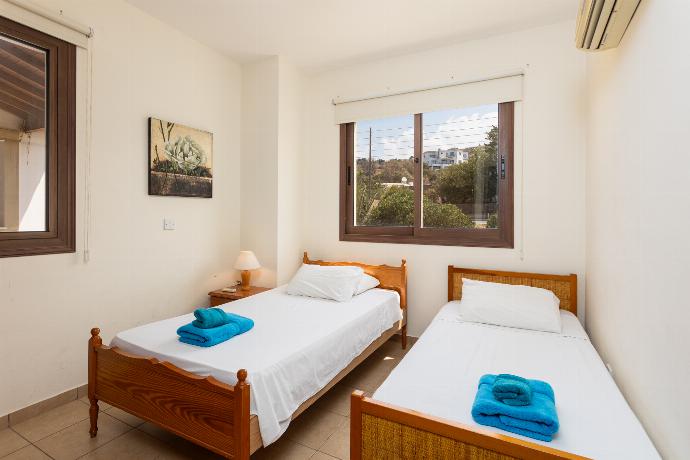 Twin bedroom with A/C . - Villa Serena . (Photo Gallery) }}