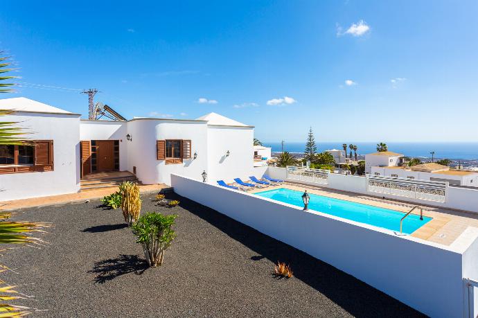 Beautiful villa with private pool, terrace, and garden with sea views . - Villa El Callao . (Photo Gallery) }}