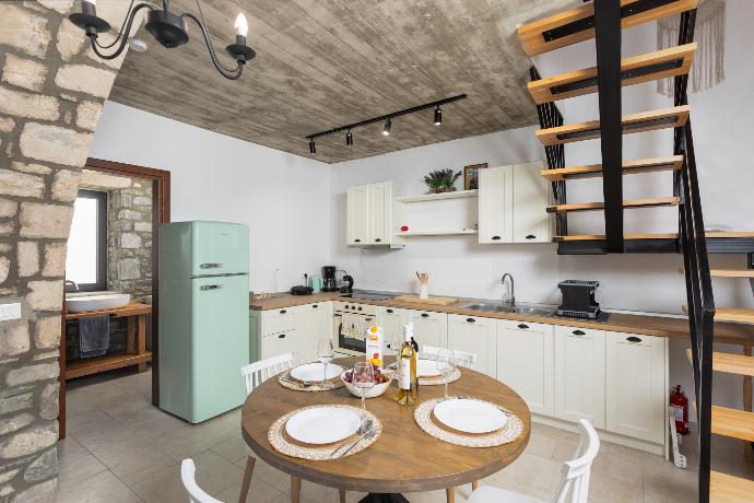 Equipped kitchen . - La Casa Di Pietre 1 . (Photo Gallery) }}