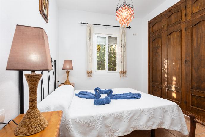 Double bedroom with A/C . - Villa Bonifacio 2 . (Photo Gallery) }}