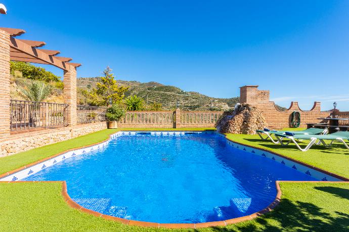 Private pool and terrace with sea views . - Villa Bonifacio . (Photo Gallery) }}