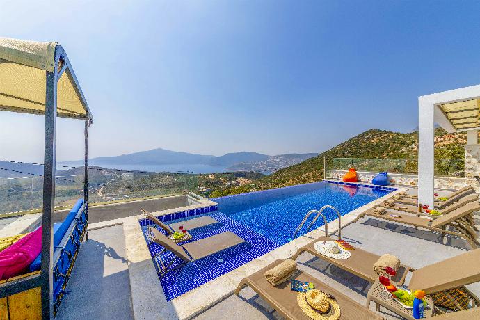Beautiful villa with private pool and terrace with panoramic sea view . - Villa Durdane Sultan . (Photo Gallery) }}