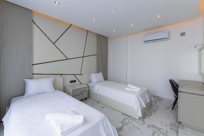 Twin bedroom with A/C . - Villa Durdane Sultan . (Photo Gallery) }}