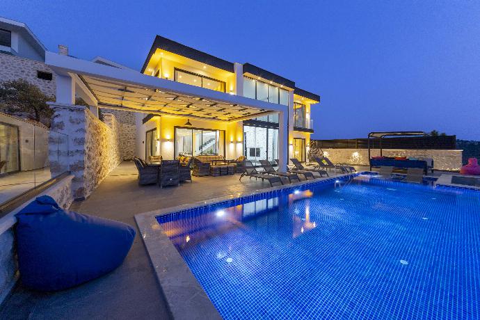 Beautiful modern villa with private swimming pool  . - Villa Durdane Sultan . (Photo Gallery) }}