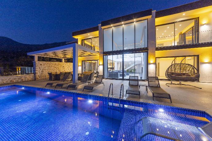 Beautiful villa with private swimming pool  . - Villa Durdane Sultan . (Photo Gallery) }}