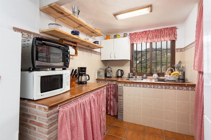 Equipped kitchen . - Casa Jema . (Photo Gallery) }}