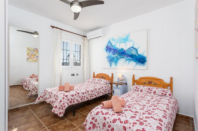 Twin bedroom with A/C . - Casa Jema . (Photo Gallery) }}