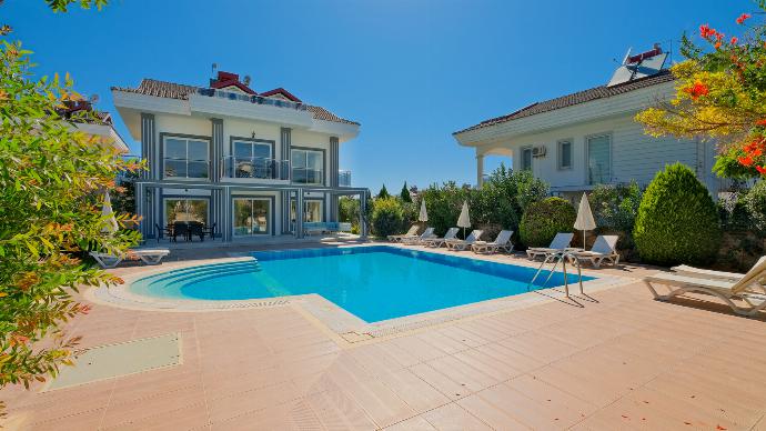 ,Beautiful villa with private pool and terrace . - Orka Crystal Villa . (Галерея фотографий) }}