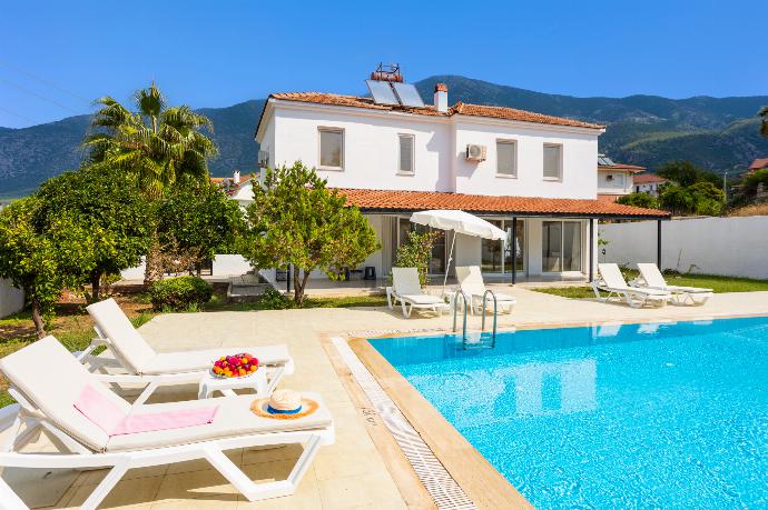 Beautiful villa with private pool and terrace . - Villa Oliv . (Photo Gallery) }}