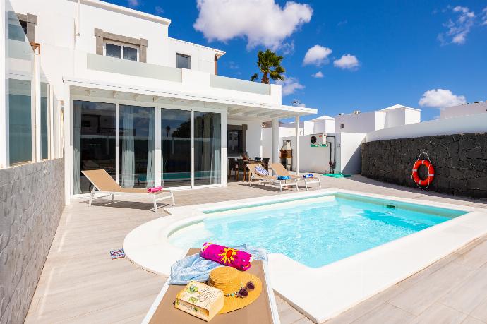 Beautiful villa with private pool and terrace . - Villa Oscar . (Photo Gallery) }}