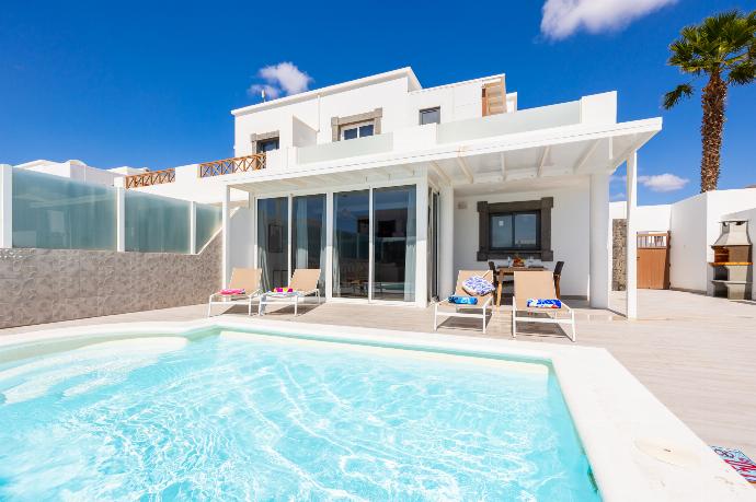 Beautiful villa with private pool and terrace . - Villa Oscar . (Photo Gallery) }}