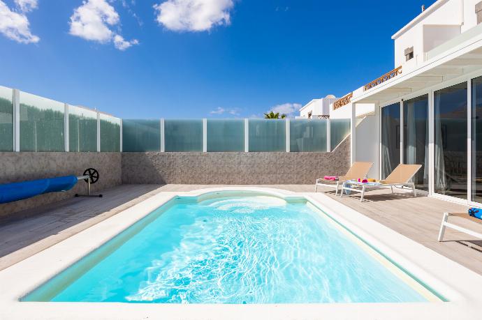 Private pool and terrace . - Villa Oscar . (Photo Gallery) }}