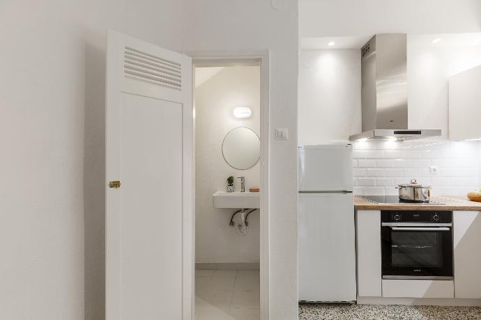 Equipped kitchen . - Esperos Apartment . (Photo Gallery) }}