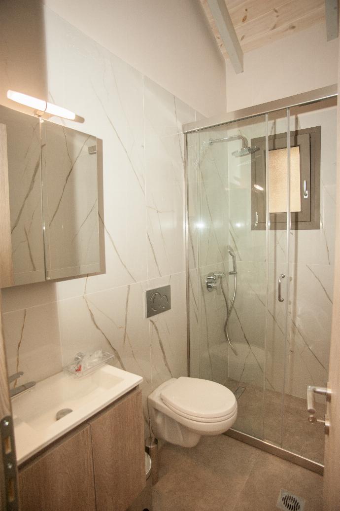 Family bathroom with shower . - Villa Gerasmia . (Photo Gallery) }}
