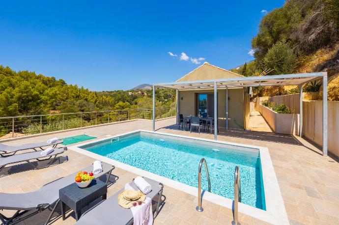 ,Beautiful villa with private pool and terrace with sea views . - Villa Angela . (Photo Gallery) }}