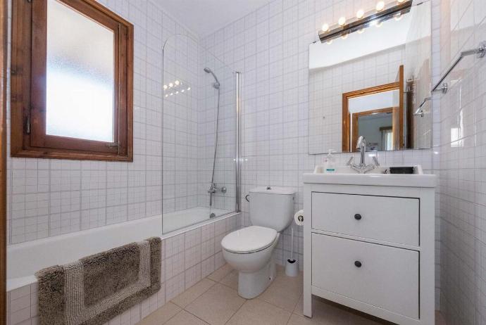 Family bathroom with bath . - Villa Binibels . (Photo Gallery) }}