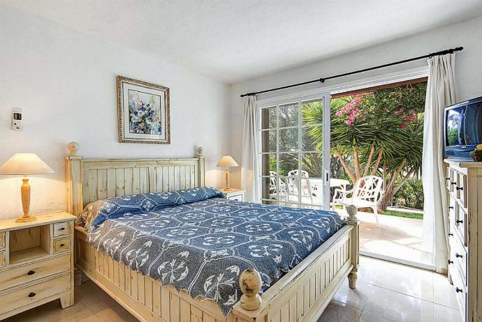 Double bedroom  with A/C and terrace access . - Villa Victoria . (Photo Gallery) }}