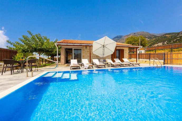 ,Beautiful villa with private pool and terrace . - Villa Reggina . (Photo Gallery) }}