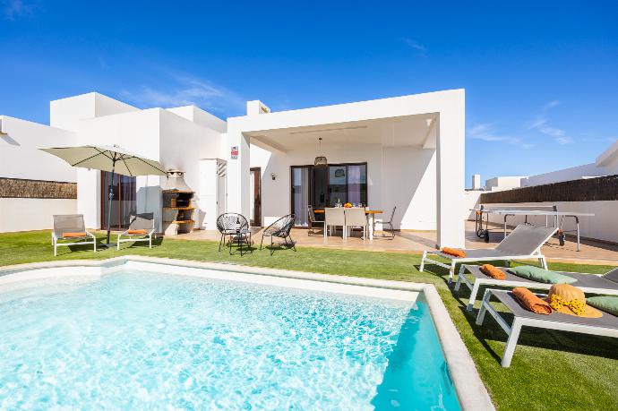 ,Beautiful villa with private pool and terrace . - Villa Cindy . (Galerie de photos) }}