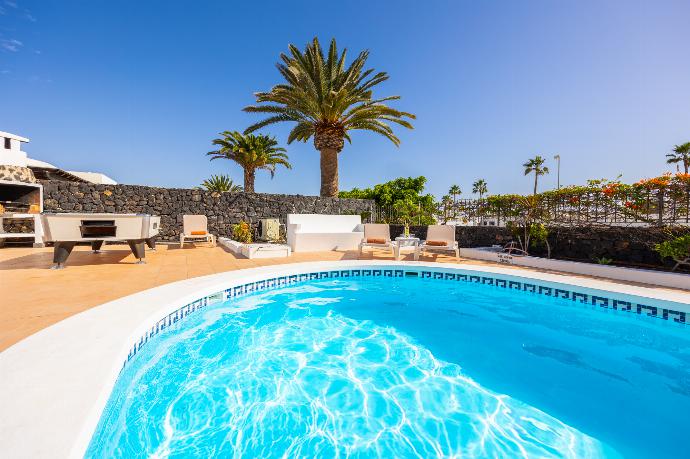Private pool and terrace . - Villa Alisa . (Photo Gallery) }}