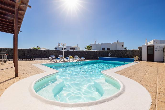 Private pool and terrace . - Villa Alexsandra . (Photo Gallery) }}