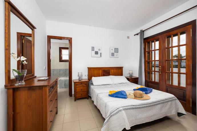Double bedroom with en suite bathroom and A/C . - Villa Salar . (Photo Gallery) }}