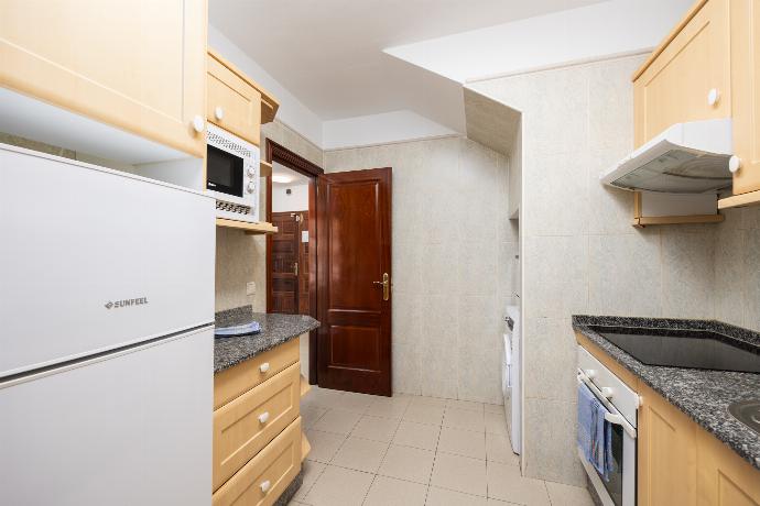 Equipped kitchen . - Villa Blanca . (Photo Gallery) }}