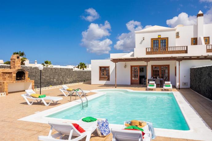 Beautiful villa with private pool and terrace . - Villa Blanca . (Photo Gallery) }}