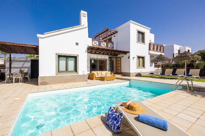 ,Beautiful villa with private pool and terrace . - Villa Isadora . (Photo Gallery) }}