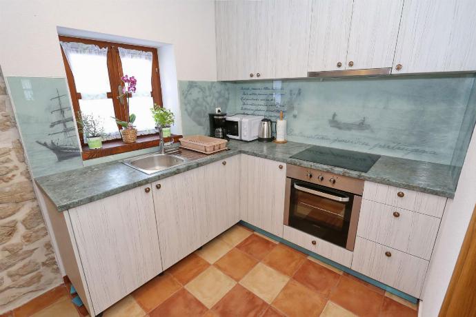 Equipped kitchen . - Villa Tereza . (Photo Gallery) }}