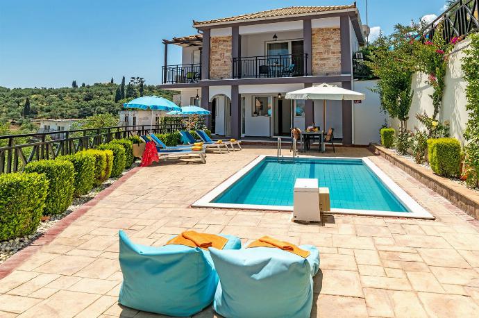 ,Beautiful villa with private pool . - Villa Naisy . (Photo Gallery) }}