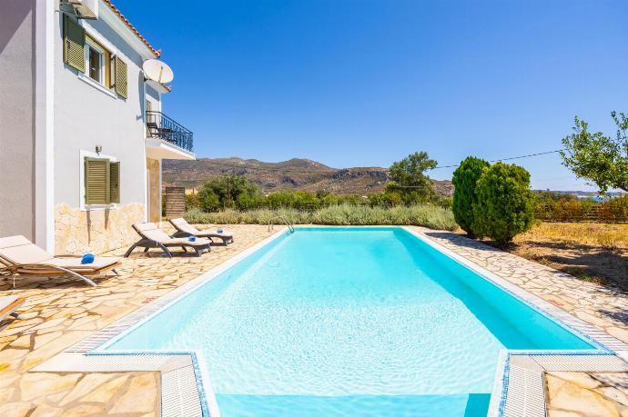 Beautiful villa with private pool and terrace . - Villa Kostis . (Galería de imágenes) }}