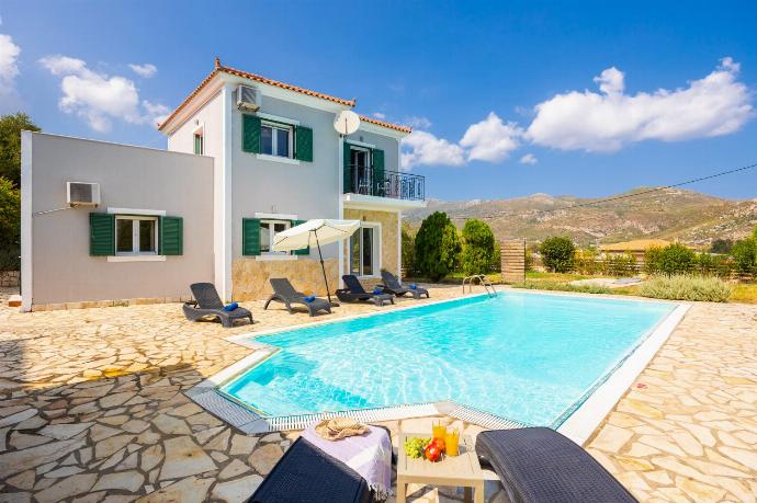 Beautiful villa with private pool and terrace . - Villa Olga . (Photo Gallery) }}