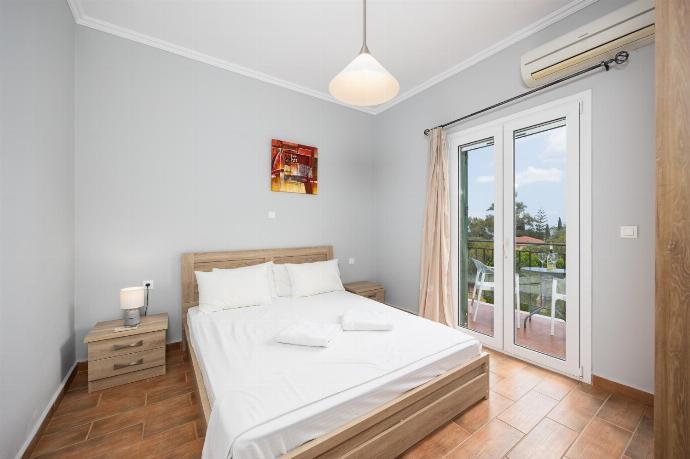 Double bedroom with A/C . - Villa Olga . (Photo Gallery) }}