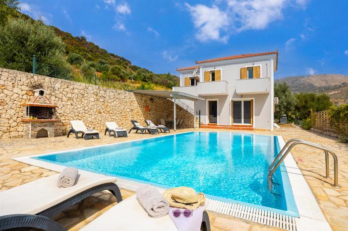 ,Beautiful villa with private pool and terrace . - Villa Alex . (Photo Gallery) }}