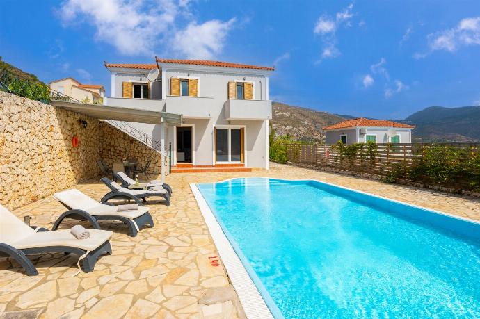 Beautiful villa with private pool and terrace . - Villa Alex . (Photo Gallery) }}