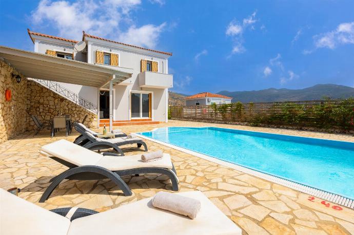 Beautiful villa with private pool and terrace . - Villa Alex . (Photo Gallery) }}