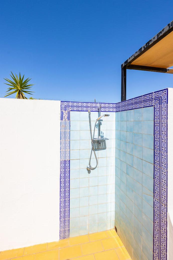 Outdoor shower . - Casa Das Areias . (Photo Gallery) }}