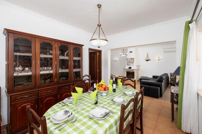 Dining room . - Villa Sol Nascente . (Photo Gallery) }}