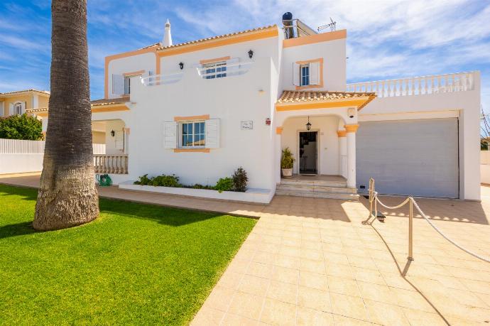 Beautiful villa with private pool and terrace . - Villa Marlene . (Photo Gallery) }}