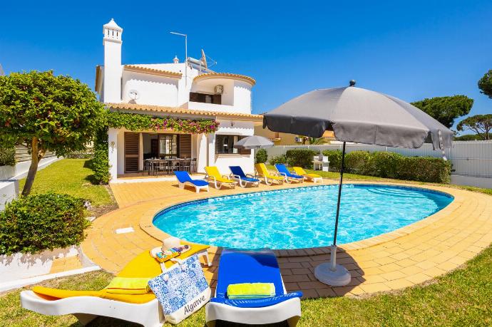 ,Beautiful villa with private pool, terrace, and garden . - Villa Cavaco . (Photo Gallery) }}