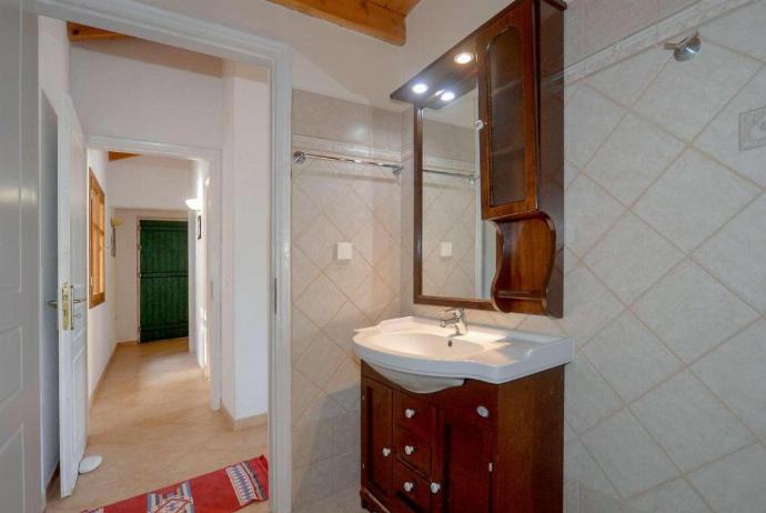 En-suite bathroom with shower . - Villa Levrecchio . (Photo Gallery) }}