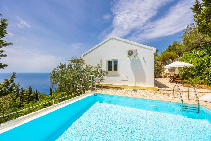 Beautiful villa with private pool and terrace with sea views . - Villa Jasmine . (Photo Gallery) }}