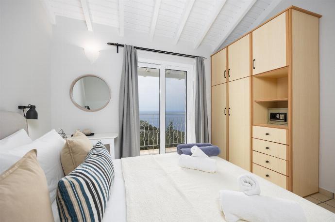 Double bedroom with A/C and sea views . - Villa Bougainvillea . (Photo Gallery) }}