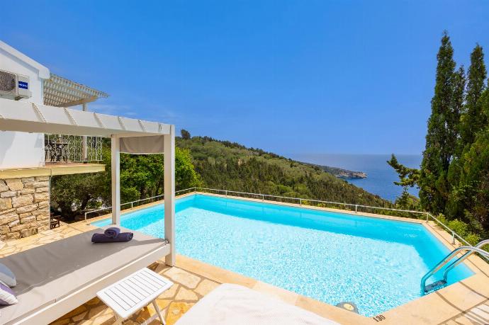 Private pool and terrace with panoramic sea views . - Villa Gardenia . (Photo Gallery) }}