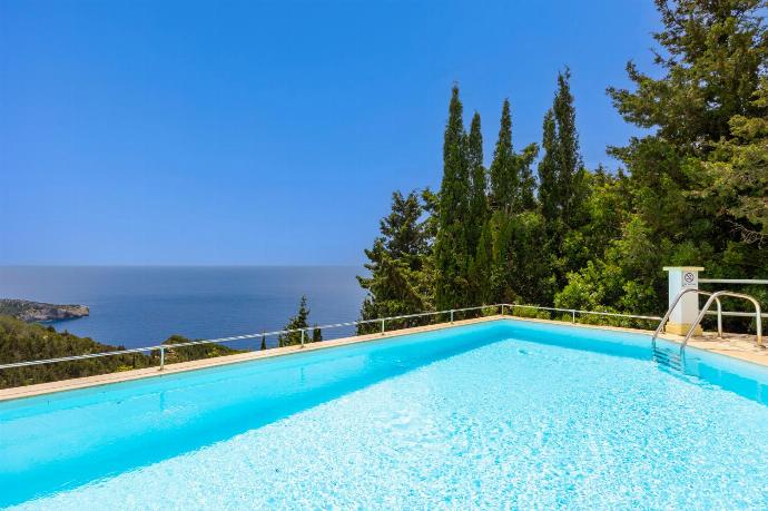 Private pool and terrace with panoramic sea views . - Villa Gardenia . (Photo Gallery) }}