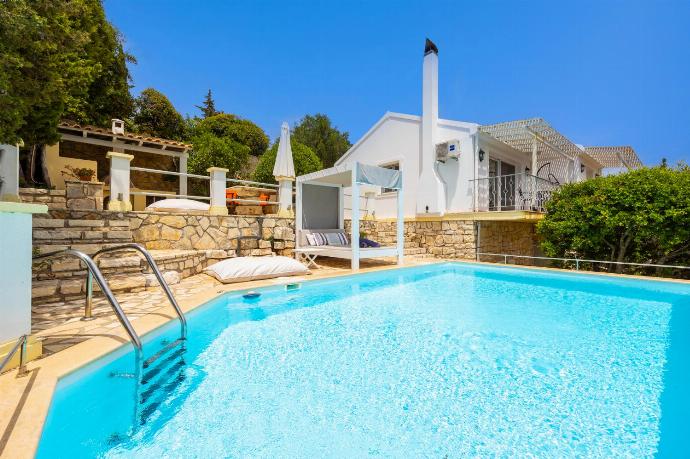Beautiful villa with private pool and terrace with panoramic sea views . - Villa Gardenia . (Photo Gallery) }}
