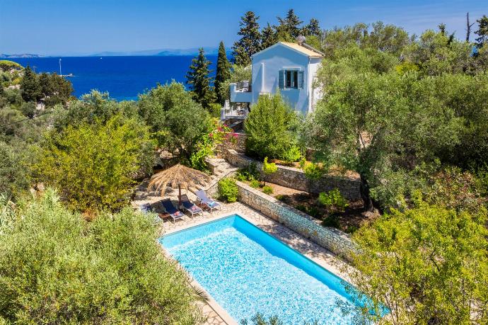 ,Beautiful villa with private pool and terrace with sea views . - Villa Marmari . (Photo Gallery) }}