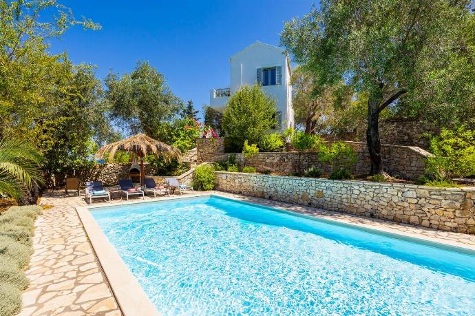 Beautiful villa with private pool and terrace with sea views . - Villa Marmari . (Photo Gallery) }}